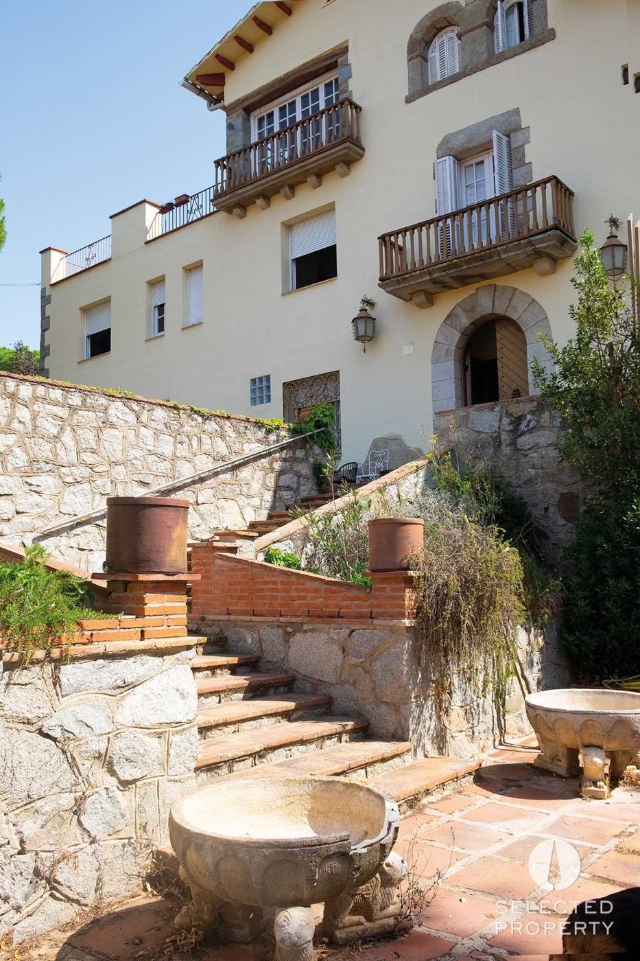 Estate in Montornes del Valles, Catalonia, Spain 2 - 18351398