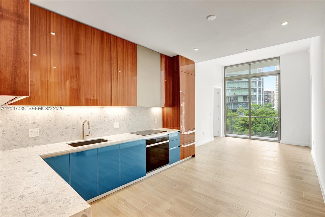 Condo in Miami, Florida, United States 2 - 18355564