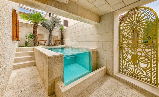 House in Okrug Gornji, Split-Dalmatia County, Croatia 1