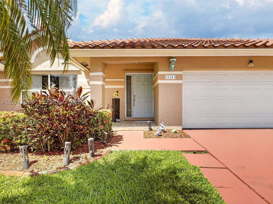 House in Pembroke Pines, Florida, United States 3 - 18354290