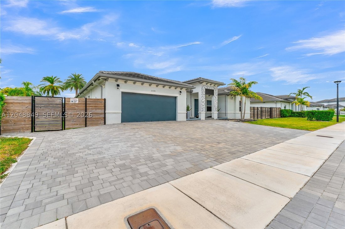House in Miami, Florida, United States 2 - 18354347