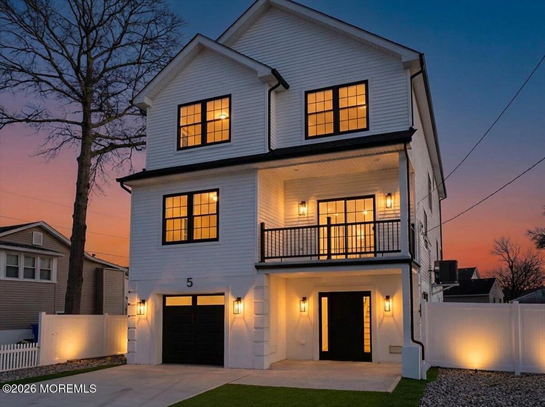 House in Brick Township, New Jersey, United States 4 - 18354657