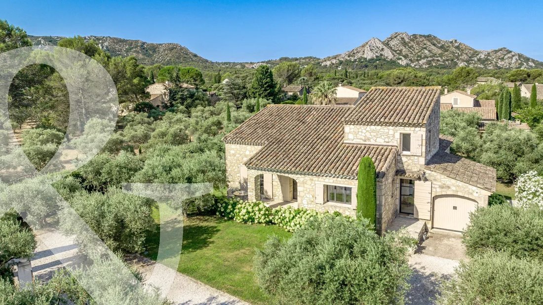 House in Eygalières, Provence-Alpes-Côte d'Azur, France 1 - 17993687