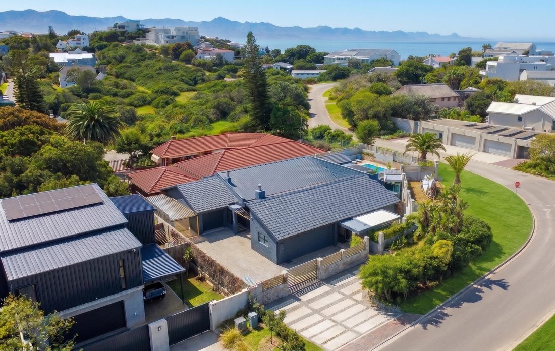 House in Plettenberg Bay, Western Cape, South Africa 2 - 18355628