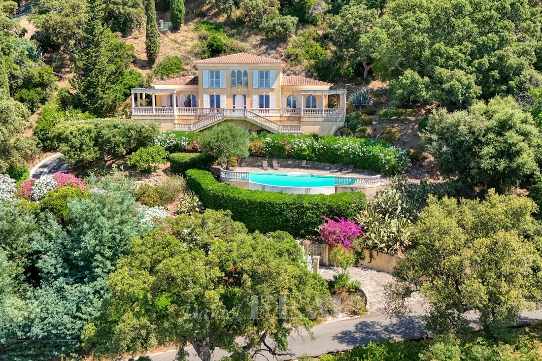 Villa in Rayol-Canadel-sur-Mer, Provence-Alpes-Côte d'Azur, France 3 - 17684329