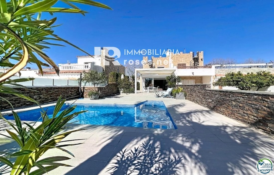 Townhouse in Empuriabrava, Catalonia, Spain 2 - 18351116