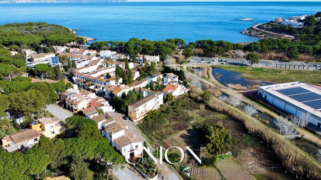 Land in l'Escala, Catalonia, Spain 3 - 18351070
