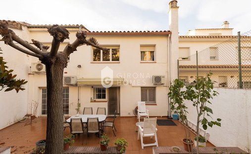 Villa à Porqueres, Catalogne, Espagne 1