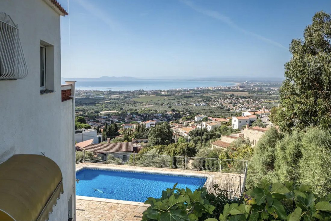 Villa in Roses, Catalonia, Spain 2 - 18351180