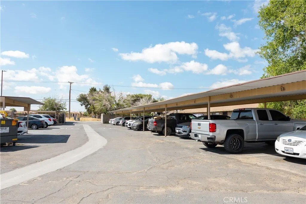 Adelanto, California, United States 3 - 18354815