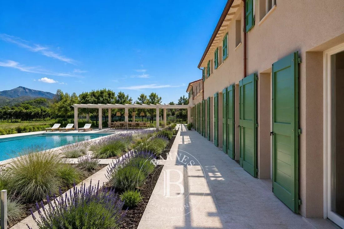 Villa in Pietrasanta, Tuscany, Italy 5 - 16981431