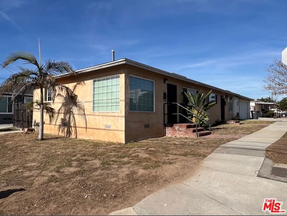 El Segundo, California, United States 5 - 18354951