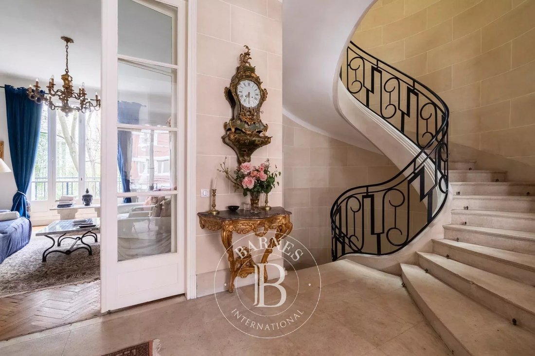Estate in La Plaine des Sablons, Neuilly-sur-Seine, France 2 - 18352649