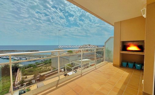 Penthouse in Palamos, Catalonia, Spain 1
