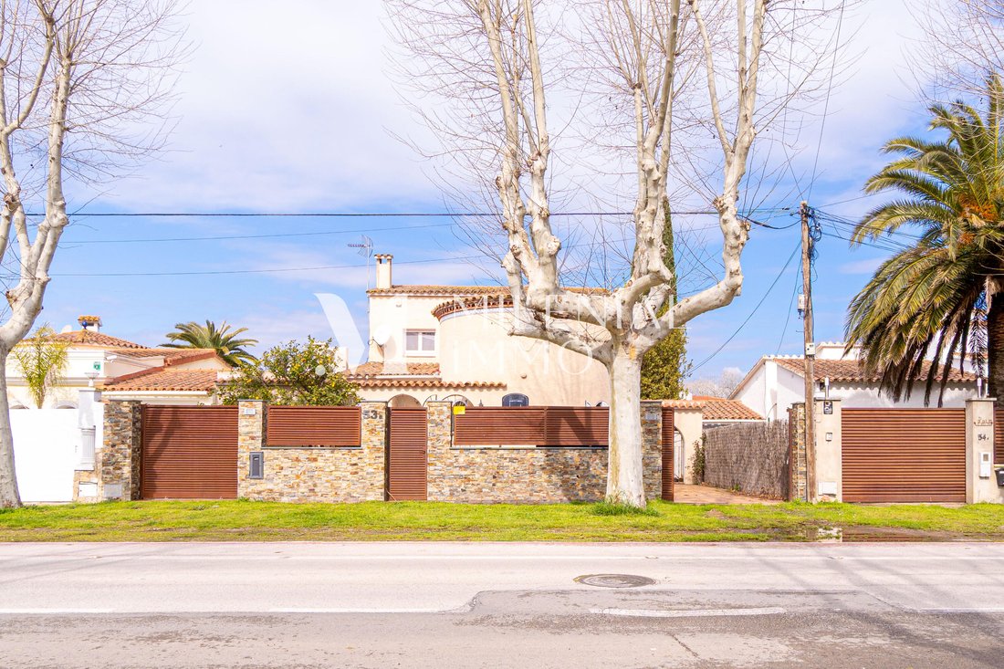 Villa in Empuriabrava, Catalonia, Spain 3 - 18351528