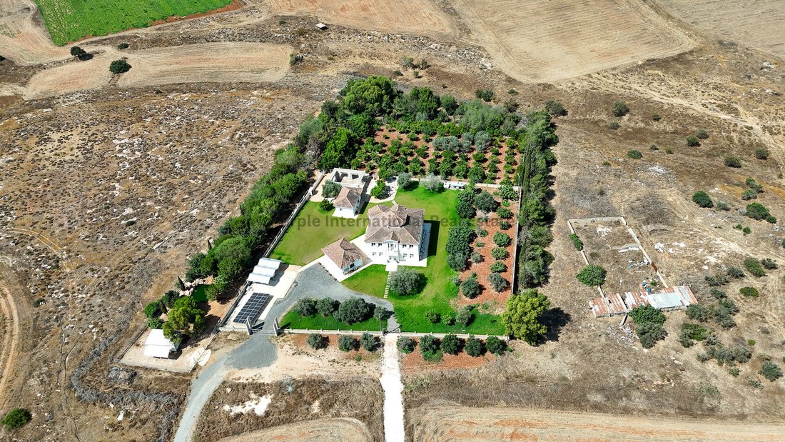 Villa in Güvercinlik, Famagusta, Cyprus 4 - 18352854
