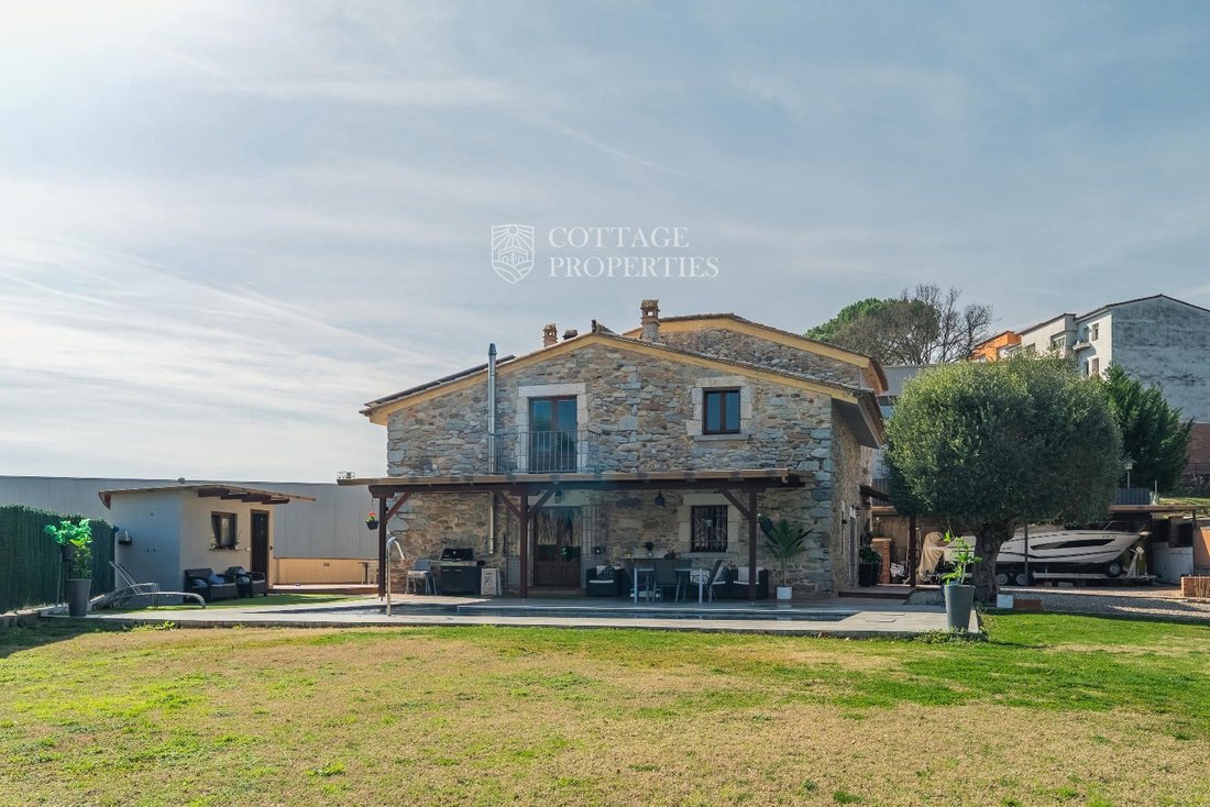 Finca in Sant Julia del Llor i Bonmati, Catalonia, Spain 1 - 18352662