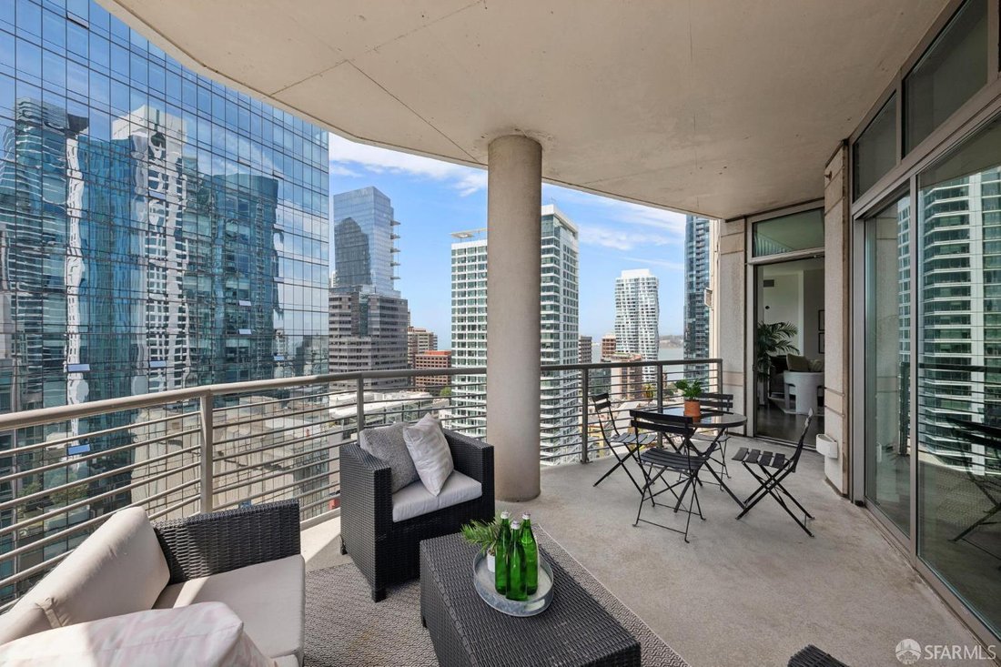 Condo in San Francisco, California, United States 4 - 18354192