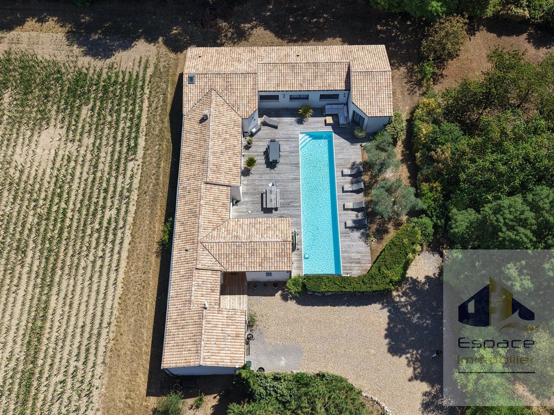 House in Aigrefeuille-d'Aunis, Nouvelle-Aquitaine, France 5 - 18352163