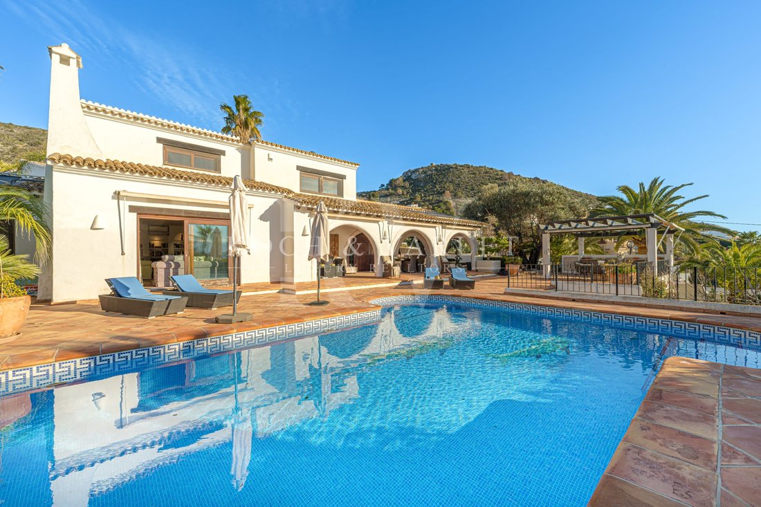 Villa in Moraira, Teulada, Valencian Community 5 - 18355712