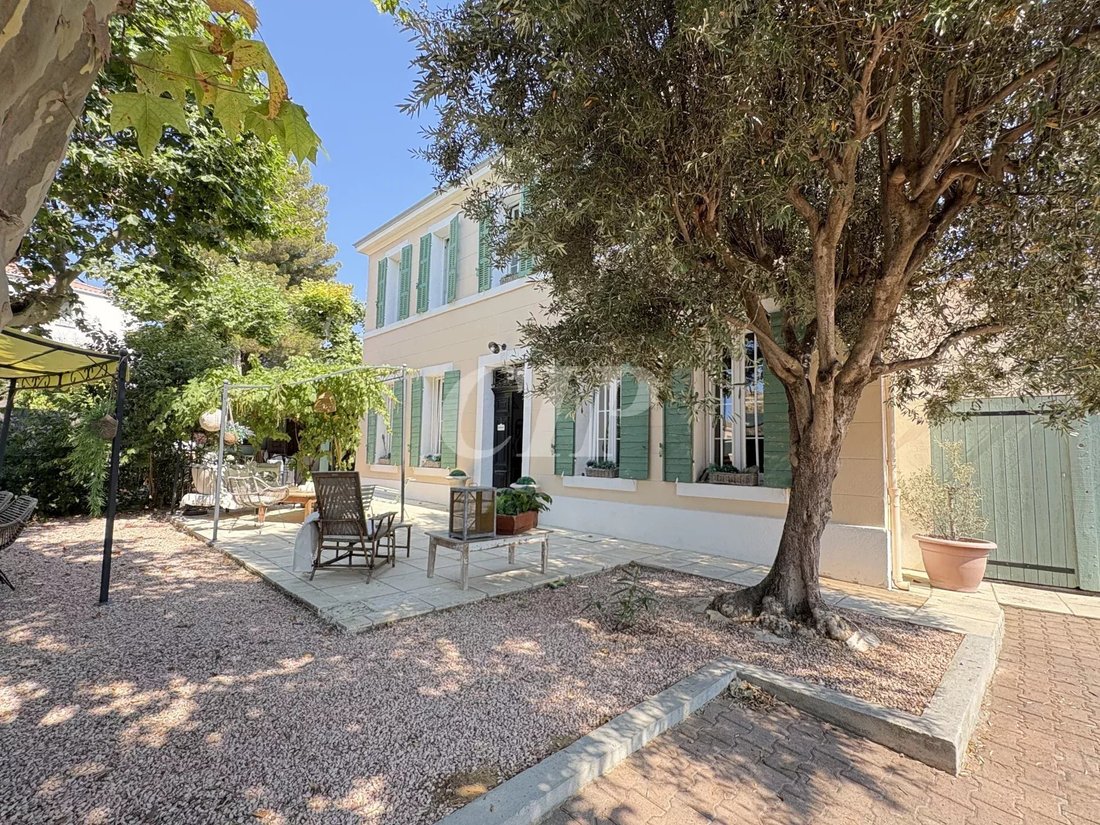 Villa in Le Merlan, Marseille, Provence-Alpes-Côte d'Azur 1 - 18352169