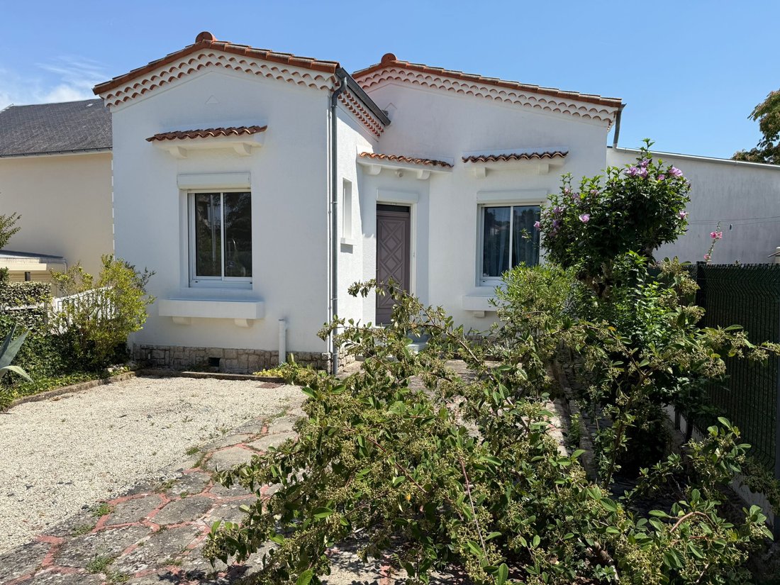 Casa a Saint-Georges-de-Didonne, Nuova Aquitania, Francia 1 - 18354450