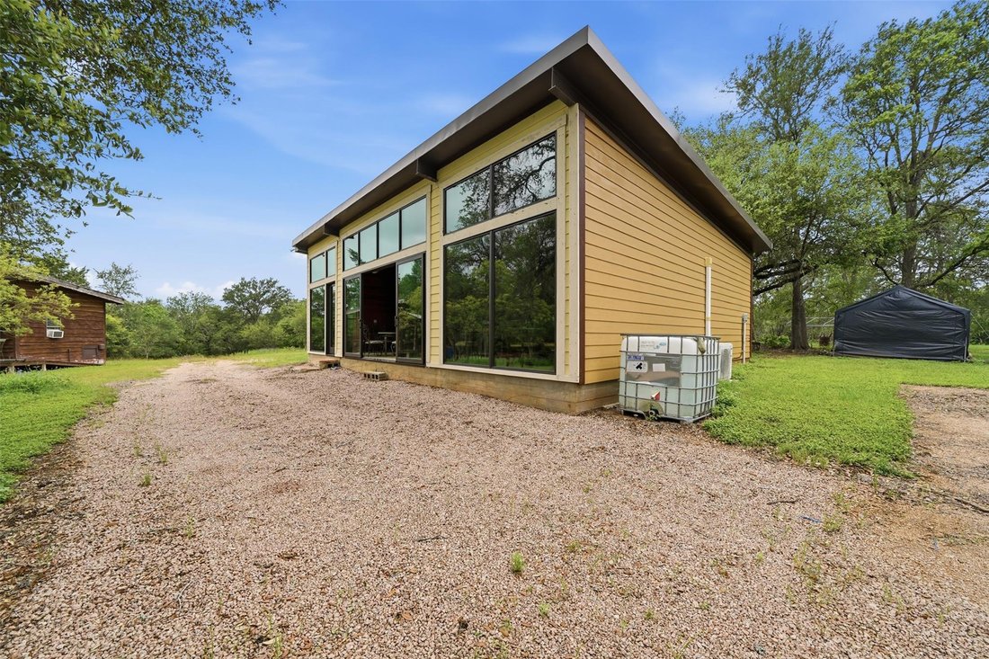House in Smithville, Texas, United States 3 - 18353580