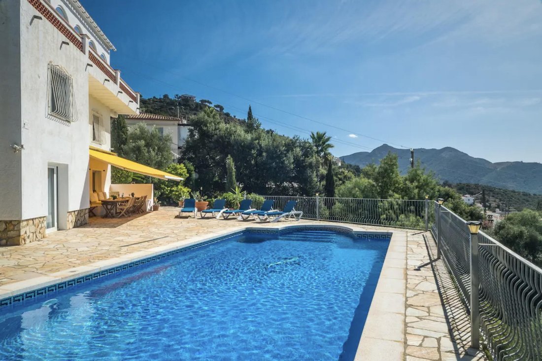 Villa in Roses, Catalonia, Spain 3 - 18351180