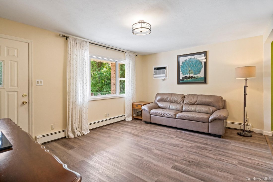 House in East Patchogue, New York, United States 5 - 18355498