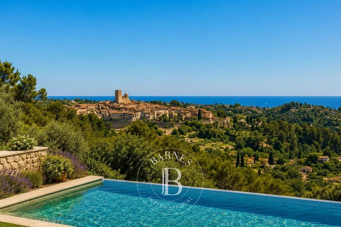 Villa in Saint-Paul-de-Vence, Provence-Alpes-Côte d'Azur, France 2 - 17375308