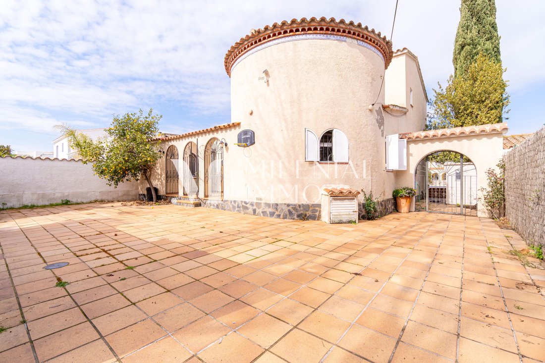 Villa in Empuriabrava, Catalonia, Spain 4 - 18351528
