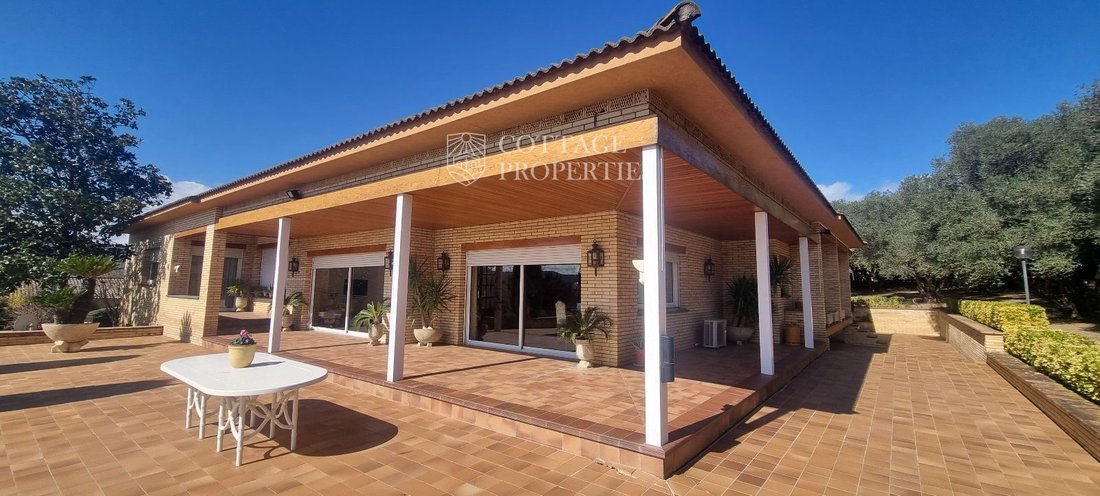 House in Banyoles (District), Banyoles, Spain 1 - 18353040