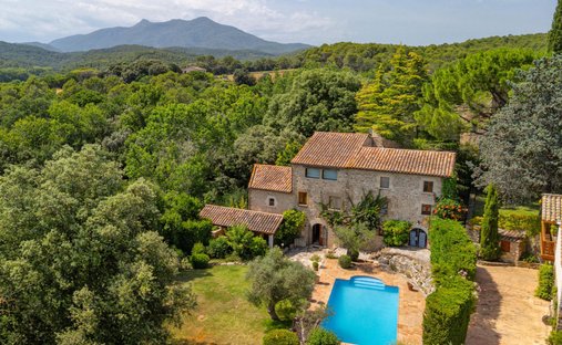 Country House in Cabanelles, Catalonia, Spain 1