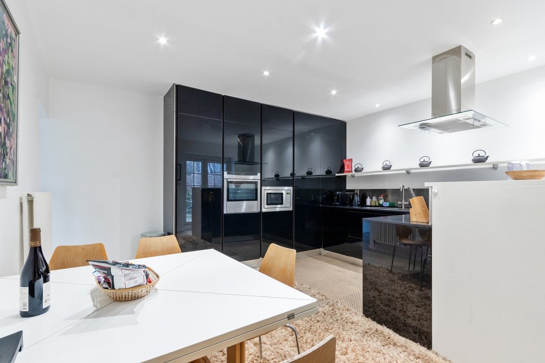 Condo in Ladbroke Grove, Kensington And Chelsea, England 1 - 18352444