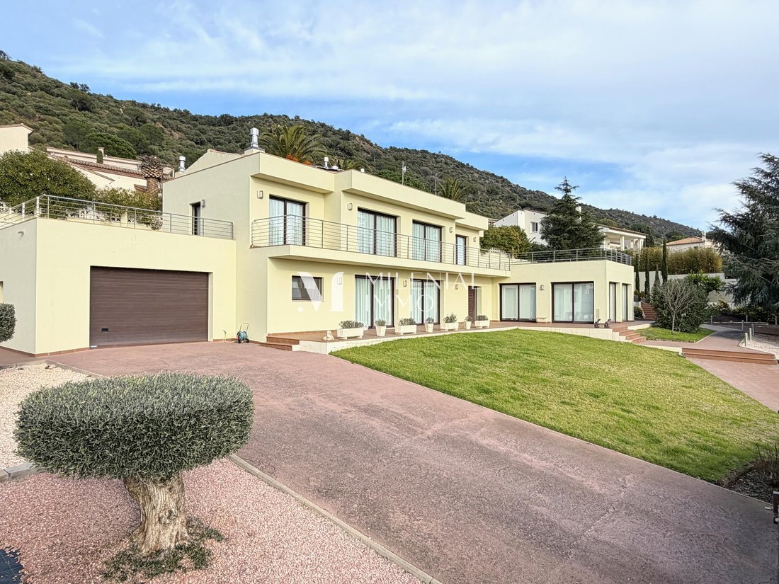 Villa in Pau, Catalonia, Spain 4 - 18351284