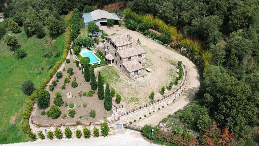Finca in Sant Julia del Llor i Bonmati, Catalonia, Spain 3 - 18352853