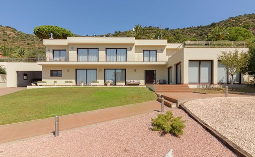House in Pau, Catalonia, Spain 1