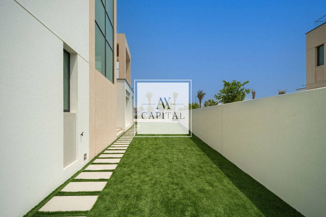 Villa in Dubai Marina / Marsa Dubai, Dubai, United Arab Emirates 2 - 18352634