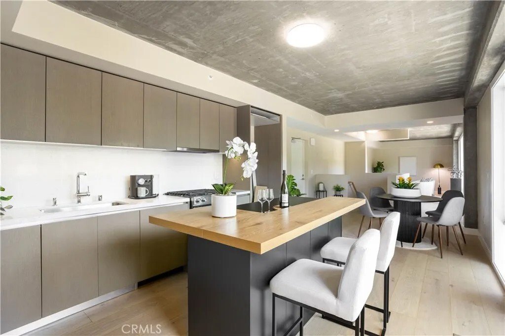 Condo in Altadena, California, United States 3 - 17407266