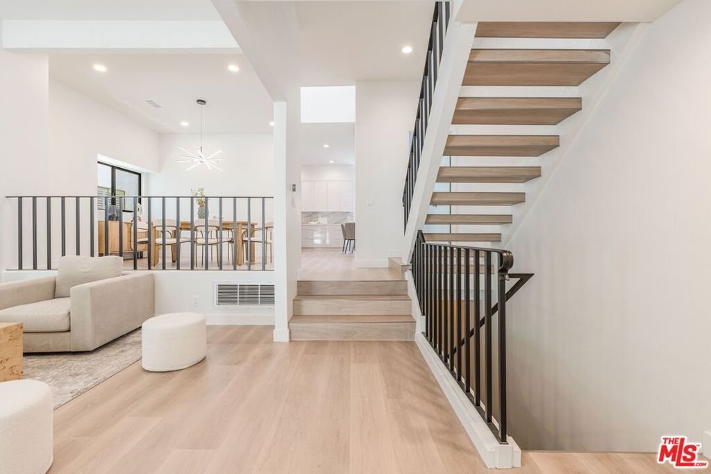 Townhouse in Los Angeles, California, United States 5 - 18354962