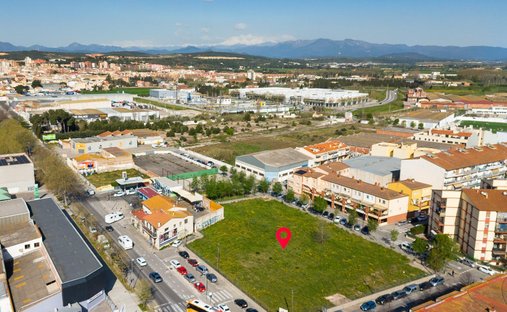 Land in Figueres, Catalonia, Spain 1