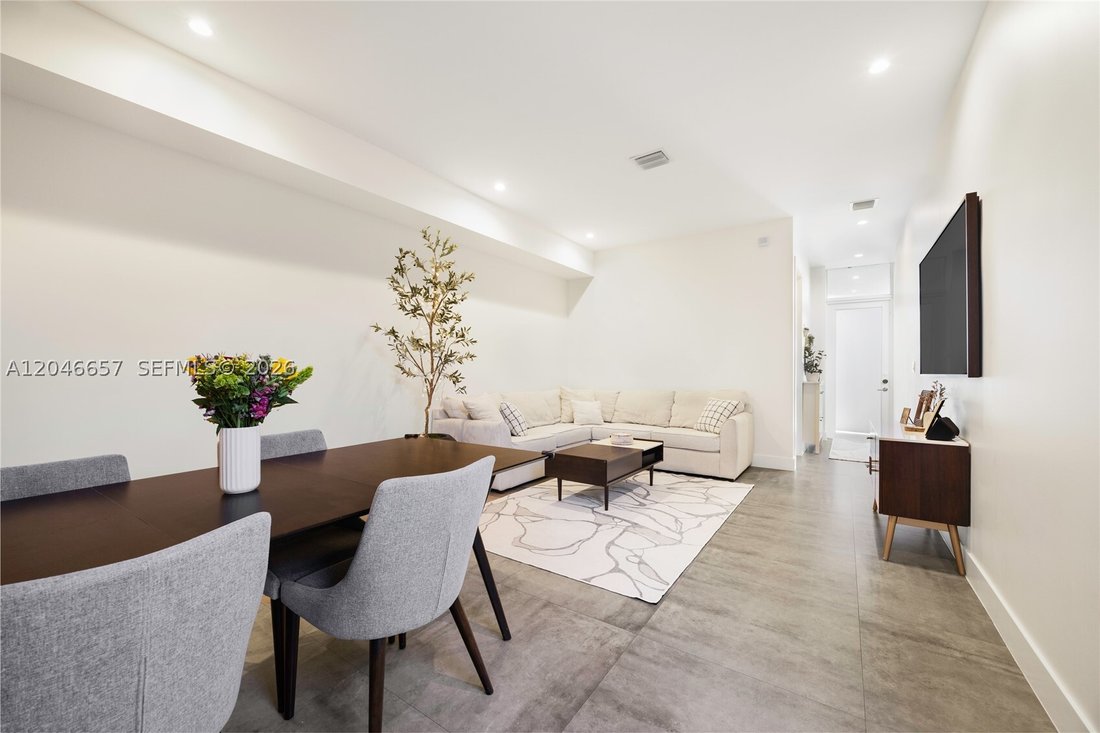 Condo in Miami, Florida, United States 5 - 18354302