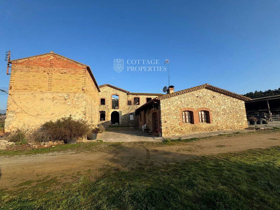 Finca in Darnius, Catalonia, Spain 1 - 18352623