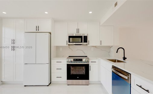 Townhouse in Hallandale Beach, Florida, United States 1