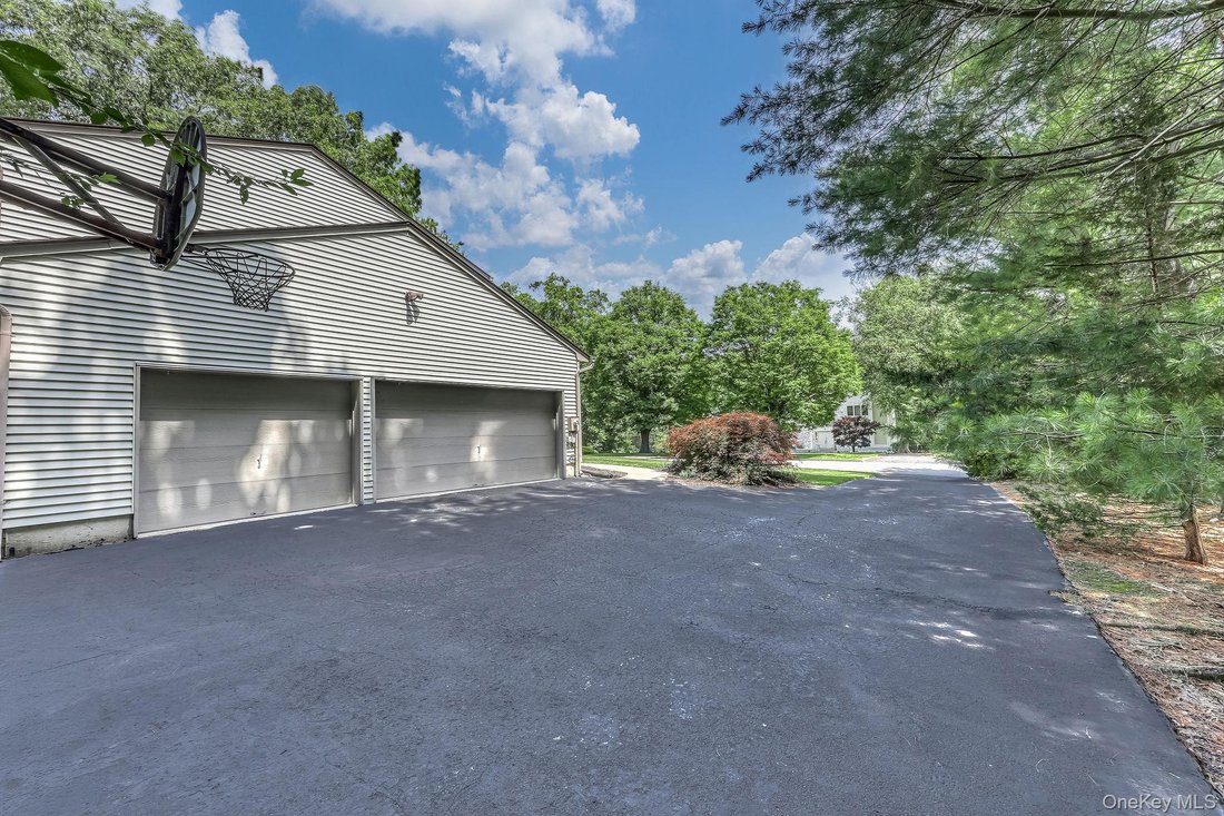 House in Montebello, New York, United States 4 - 18354904