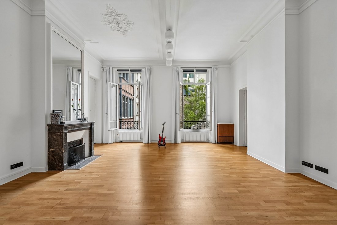 Apartment in Lorette-Martyrs, Paris 9e Arrondissement, Paris 1 - 18356557