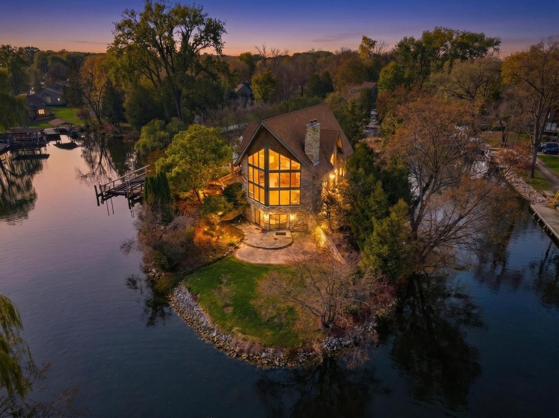 House in Oshkosh, Wisconsin, United States 1 - 18353868