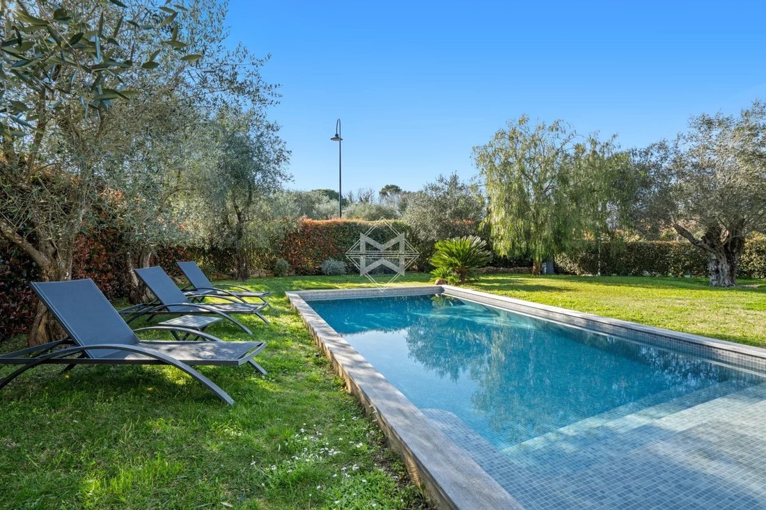 Villa in Valbonne, Provence-Alpes-Côte d'Azur, France 3 - 17454874