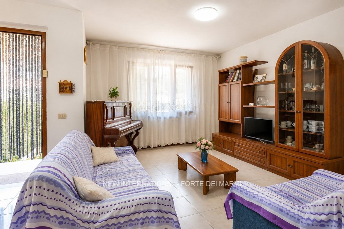Townhouse in Vittoria Apuana, Forte dei Marmi, Tuscany 4 - 18355668