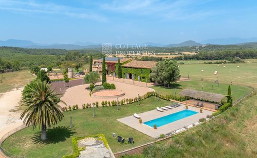 Country House in Llers, Catalonia, Spain 1